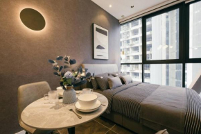 Scarletz KLCC Luxury Romantic Couple Getaway 2pax